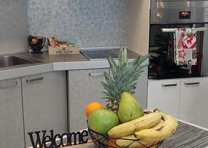 Sea View Escape 5br Luxury With Hot Tub & Free Parking