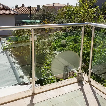 Sea View Escape 5br Luxury With Hot Tub & Free Parking Apartment Baltschik