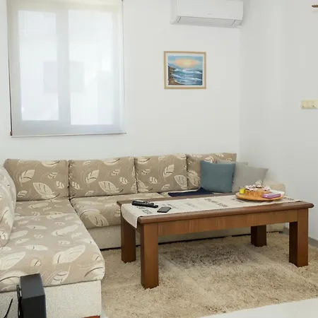 Sea View Escape 5br Luxury With Hot Tub & Free Parking Apartment