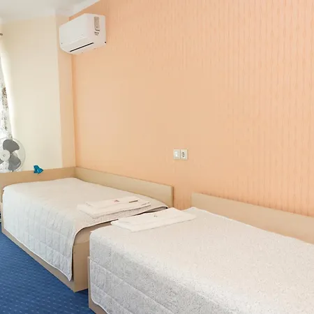 Sea View Escape 5br Luxury With Hot Tub & Free Parking Apartment Baltschik