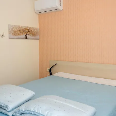 Apartment Sea View Escape 5br Luxury With Hot Tub & Free Parking